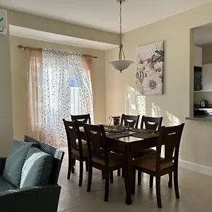https://seamist-villa-oceanpointe-lucea-comfy-2br-w-pool-gym-parking.greaterantilleshotels.net